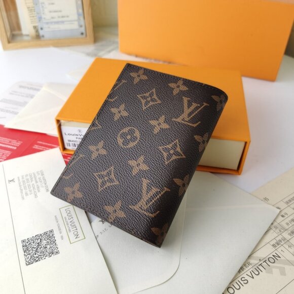 LV Monogram Hello Kitty Libra Card Case - Picture 6 of 6